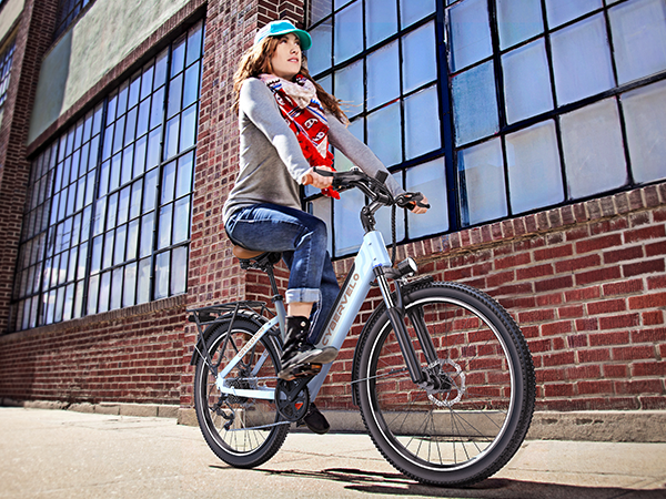 High-Power 1000W City E-Bikes: Comparing Step-Through vs Step-Over 26-Inch Models